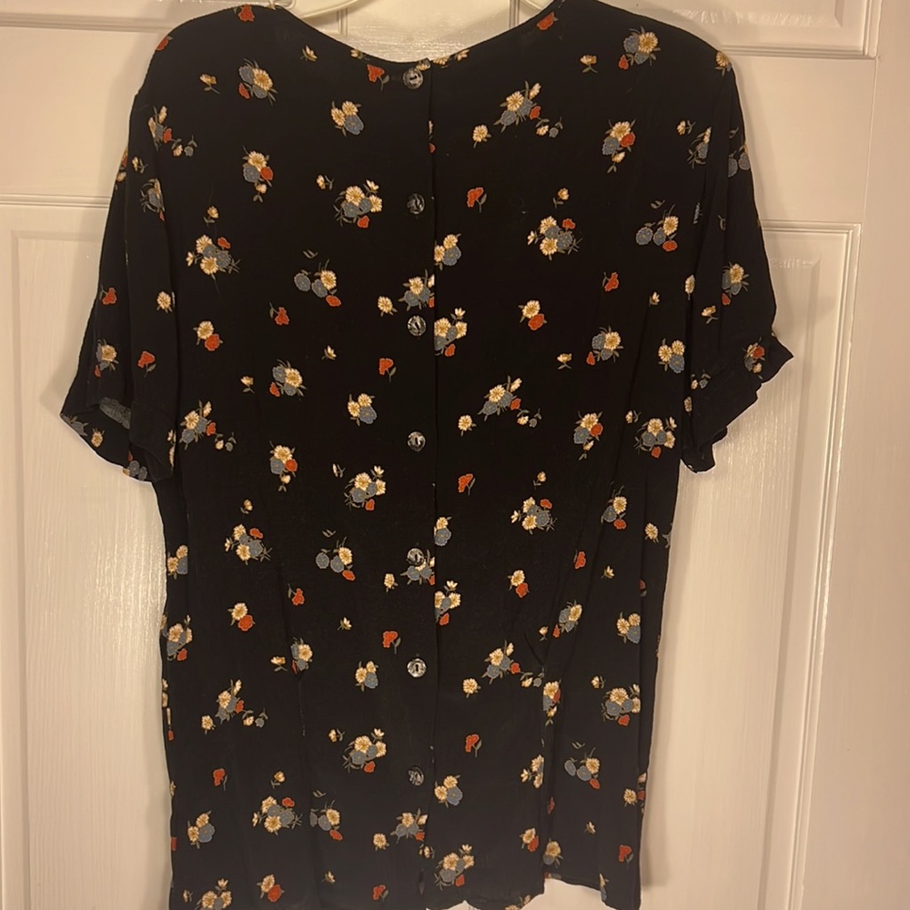 flowered blouse - Picture 3 of 3